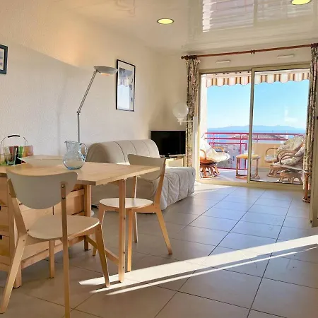 Apartment Familial Avec Piscine, Parking Et Climatisation Au Lavandou - Fr-1-251-439 *