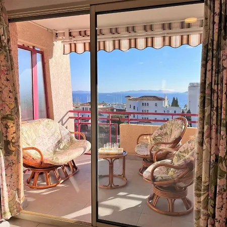 Apartment Familial Avec Piscine, Parking Et Climatisation Au Lavandou - Fr-1-251-439 *