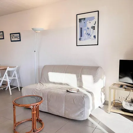 Apartment Familial Avec Piscine, Parking Et Climatisation Au Lavandou - Fr-1-251-439 *