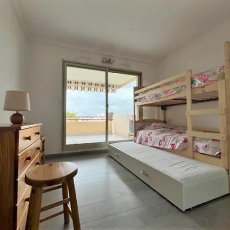 Familial Avec Piscine, Parking Et Climatisation Au Lavandou - Fr-1-251-439